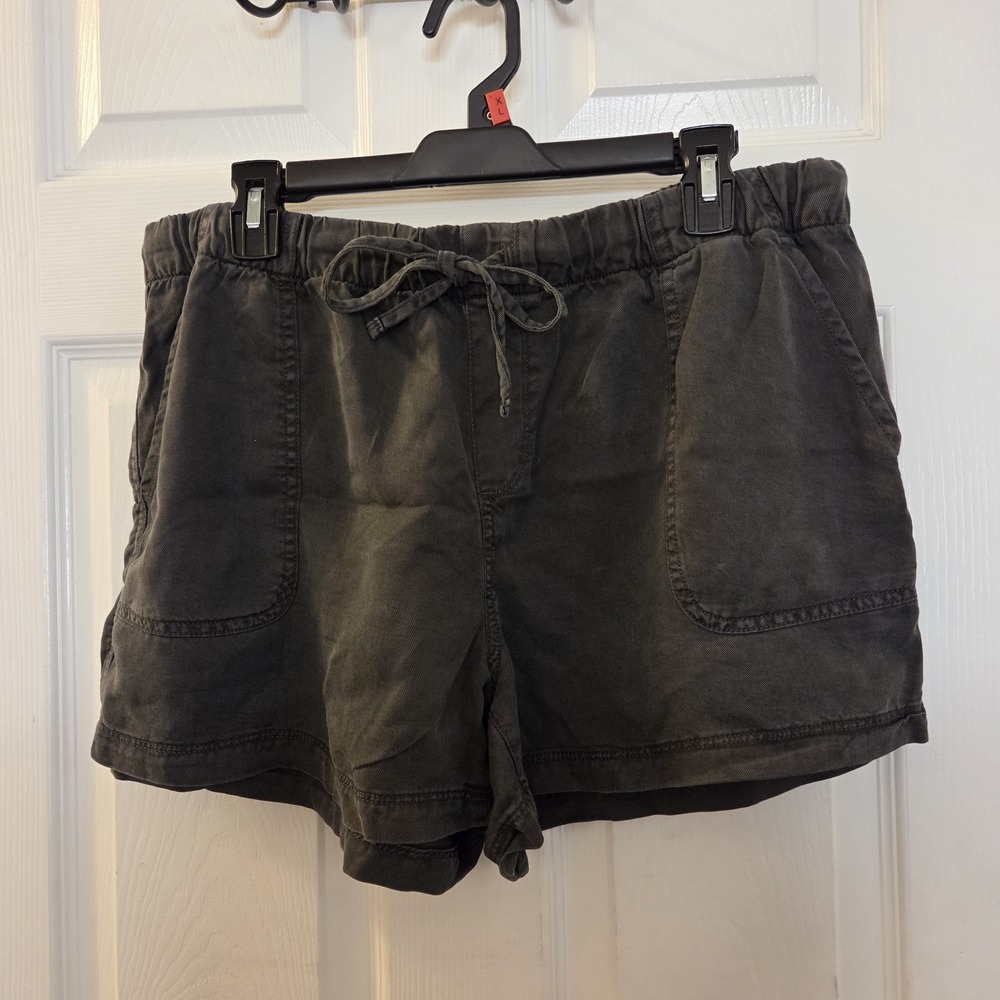 GAP sz L gray pull on elastic waist shorts 100 Lyocell soft comfy summer spring